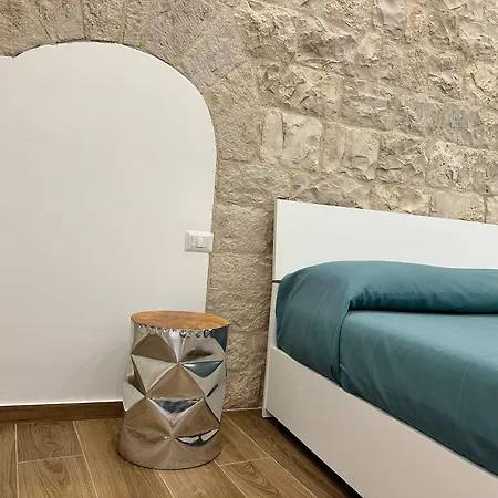 Le Stanze Ritrovate Bed & Breakfast Trani